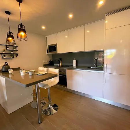 Appartement Modern 2 Bed With Com Pool Vm31