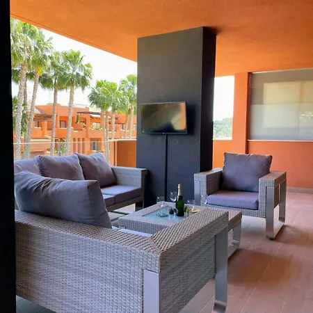 Appartement Modern 2 Bed With Com Pool Vm31