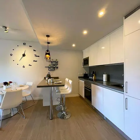 Διαμέρισμα Modern 2 Bed With Com Pool Vm31